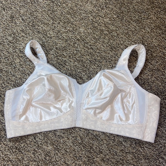 Vintage Playtex Women Bras Size 44C - Picture 1 of 7